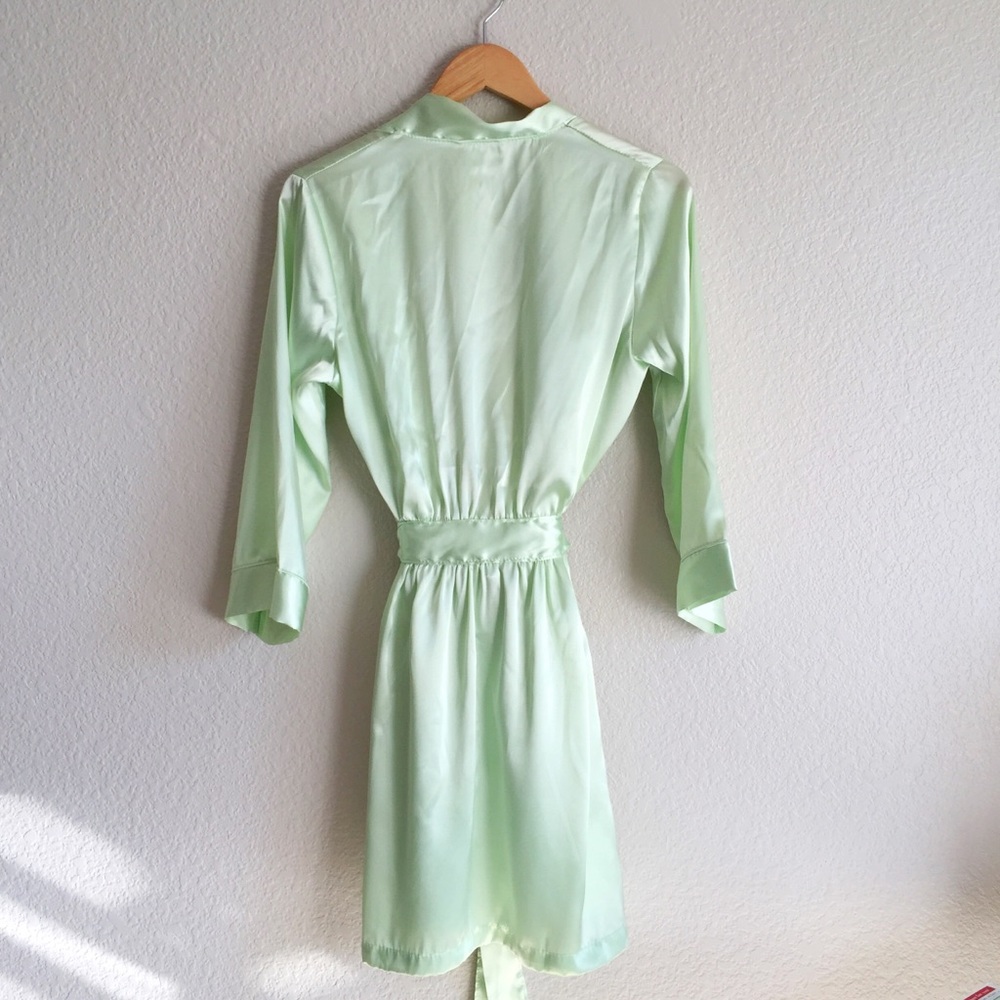 Light Green Robe - Picture 2 of 2